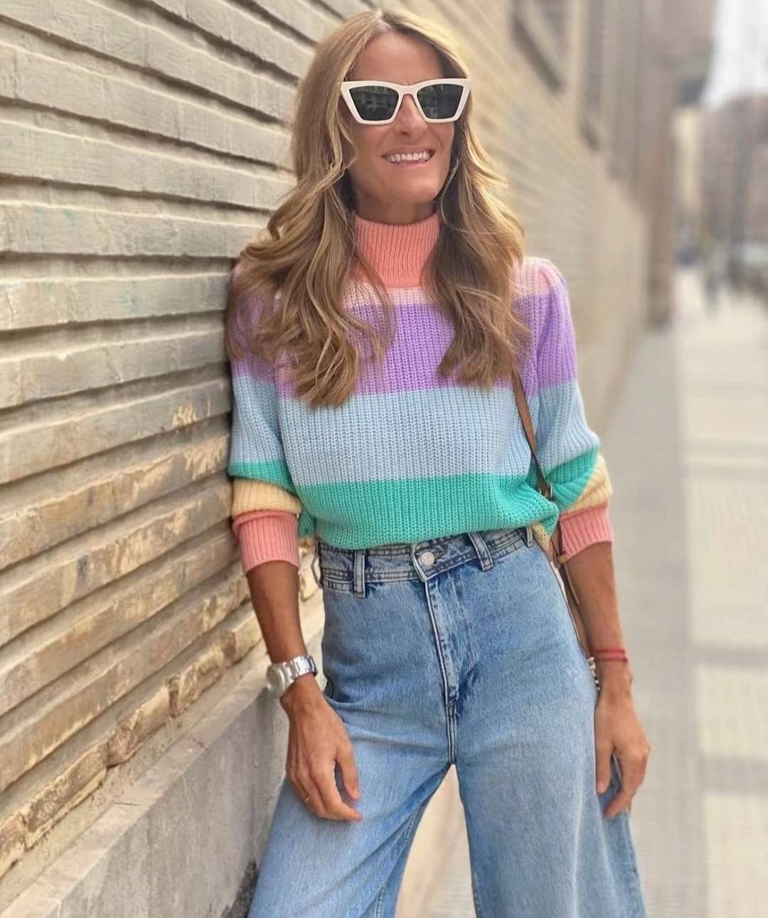 Damen Pullover mit bunten Streifen – Moderner Casual Look