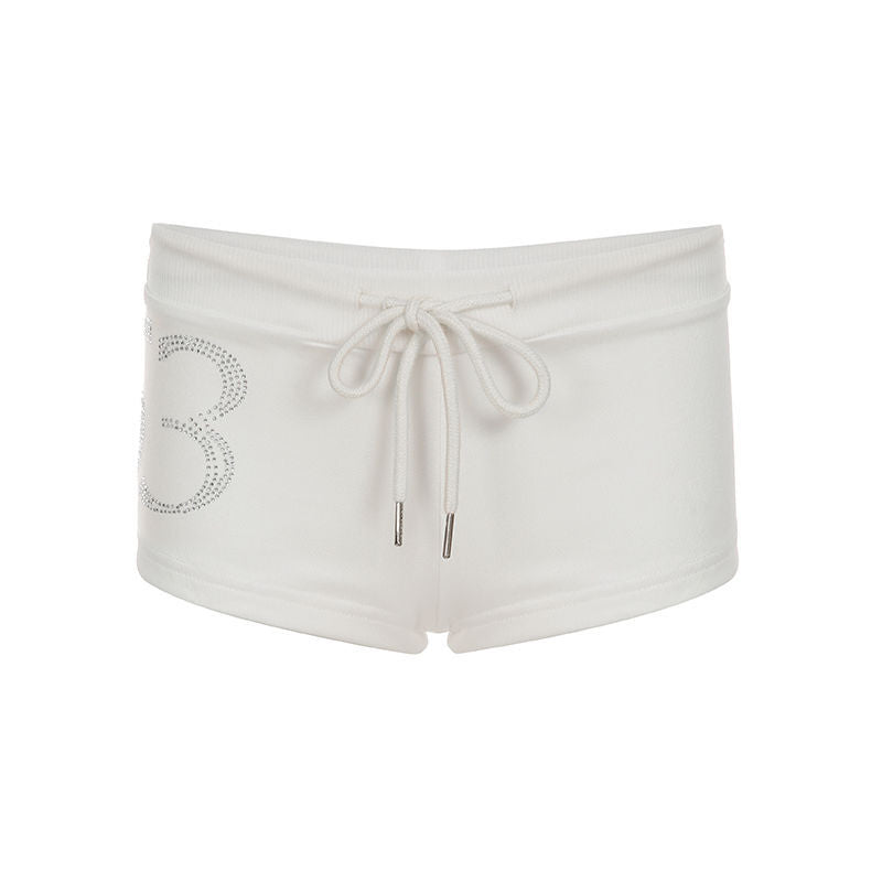 Figurbetonte Damen-Shorts mit Strassdetails – Moderne Low-Waist Sommerhose